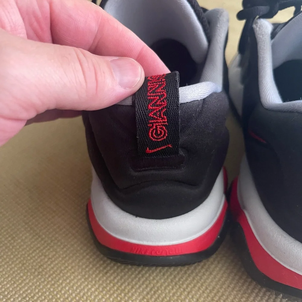 Nike Giannis size 10. used nice condition.. - Picture 4 of 5